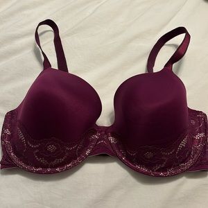 Wacoal underwire in raspberry 36DDD Never worn